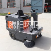 山東騰陽環(huán)衛(wèi)TY-1400型電動駕駛式掃地車
