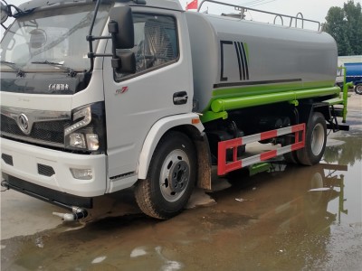 直銷綠化10噸灑水車價格生產(chǎn)廠家山東勁力環(huán)衛(wèi)